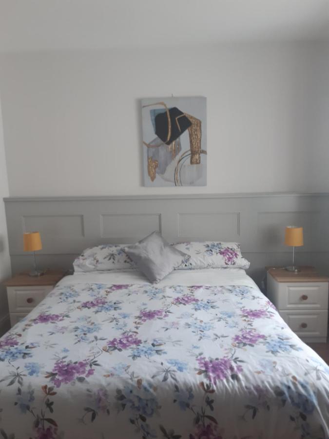 Green Acres Guesthouse- Accommodation Only Lower Coolcorcoran Екстер'єр фото